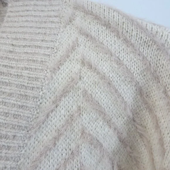 DownEast Cream Tan Chevron Striped Slouchy Cardigan Sweater Size S/M Eyelash - Picture 4 of 6